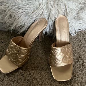 Gold mini heel